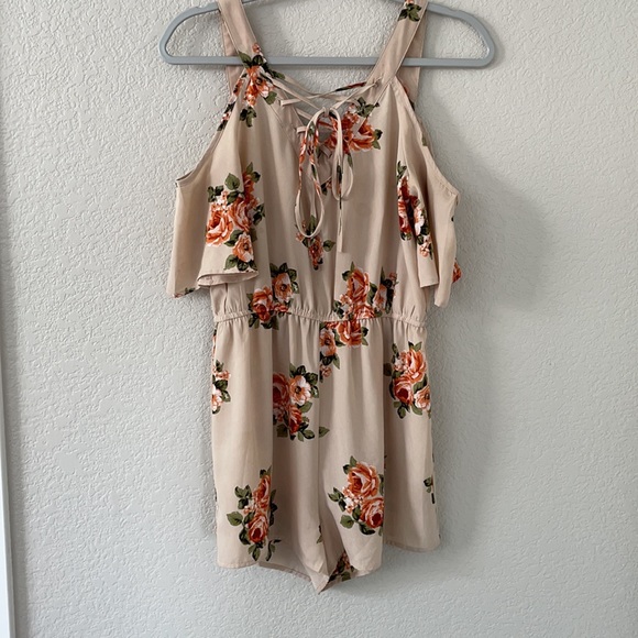 Floral Romper - Picture 2 of 3